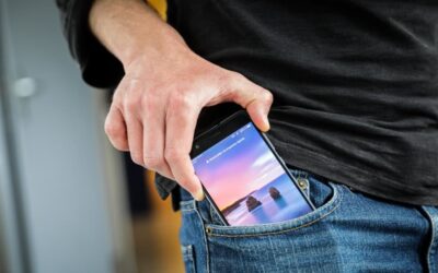 Increase in colorectal cancer among young people: the role of smartphones